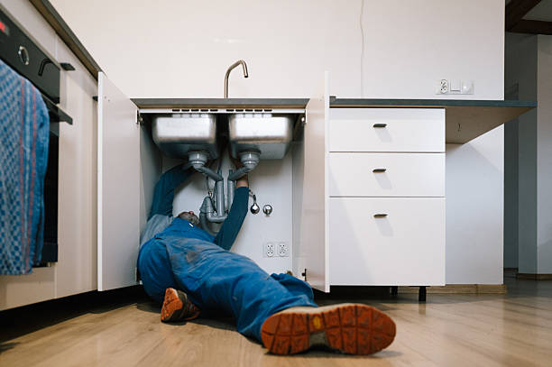 Professional Emergency Plumber technician working in Bound Brook, NJ